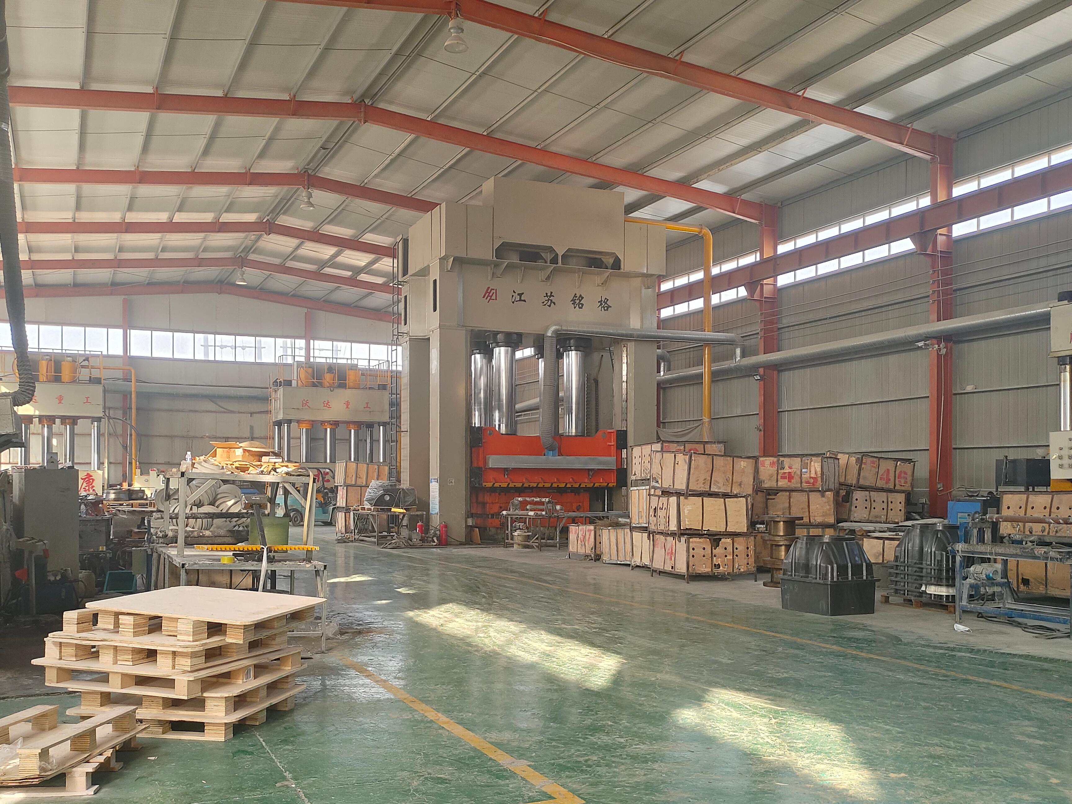 玻璃钢模压生产制作车间